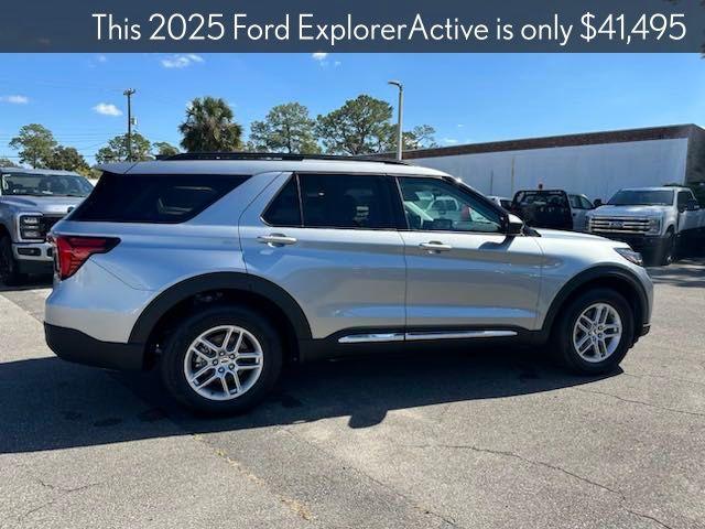 new 2025 Ford Explorer car, priced at $40,245