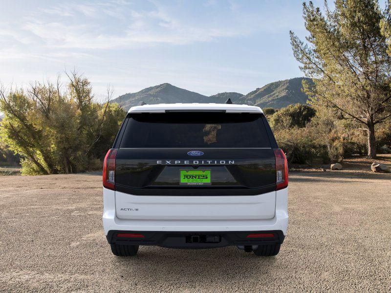 new 2025 Ford Expedition car, priced at $73,100