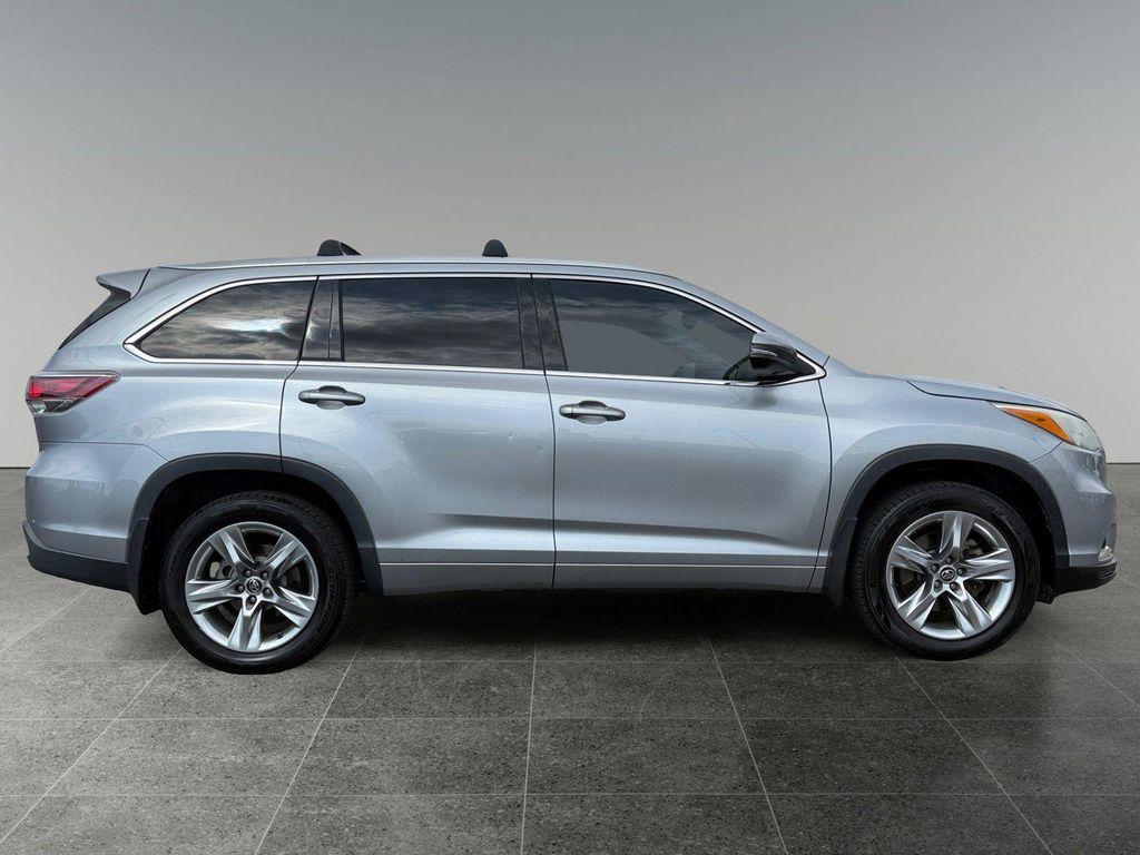 used 2016 Toyota Highlander car, priced at $17,795