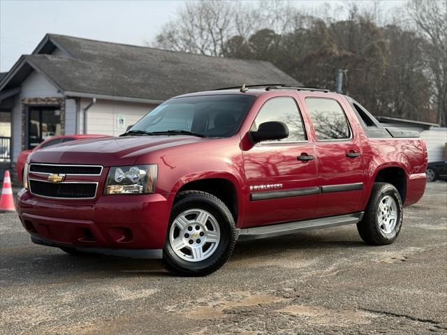 used 2007 Chevrolet Avalanche car, priced at $7,999