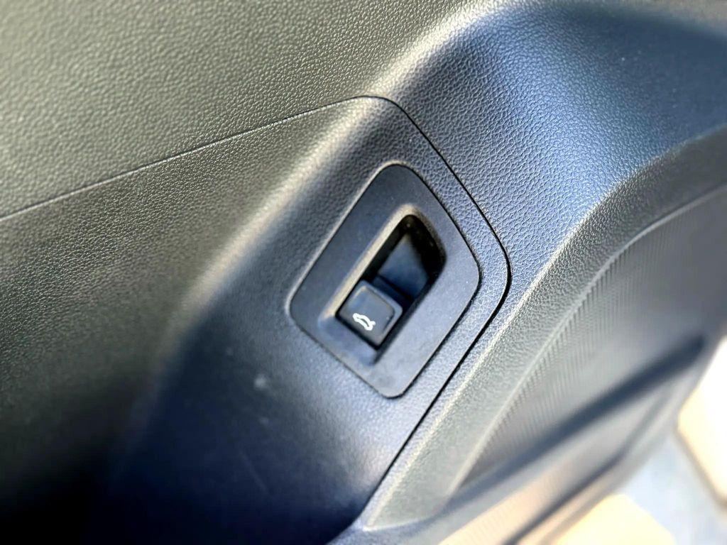 used 2021 Volkswagen Atlas car, priced at $16,999