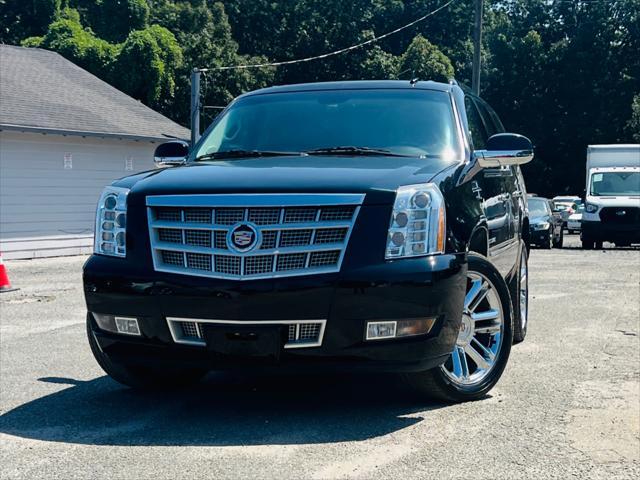 used 2014 Cadillac Escalade car, priced at $20,995