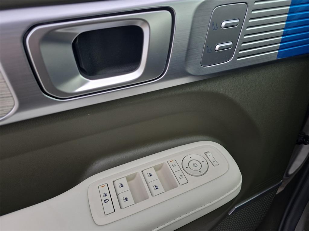 new 2025 Hyundai Santa Fe car, priced at $46,921