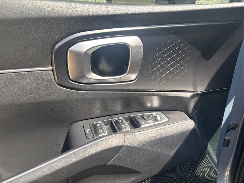 used 2023 Kia Sorento car, priced at $23,677