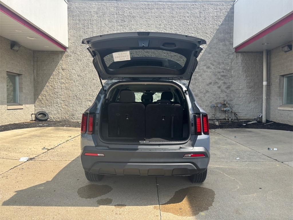 used 2023 Kia Sorento car, priced at $23,677