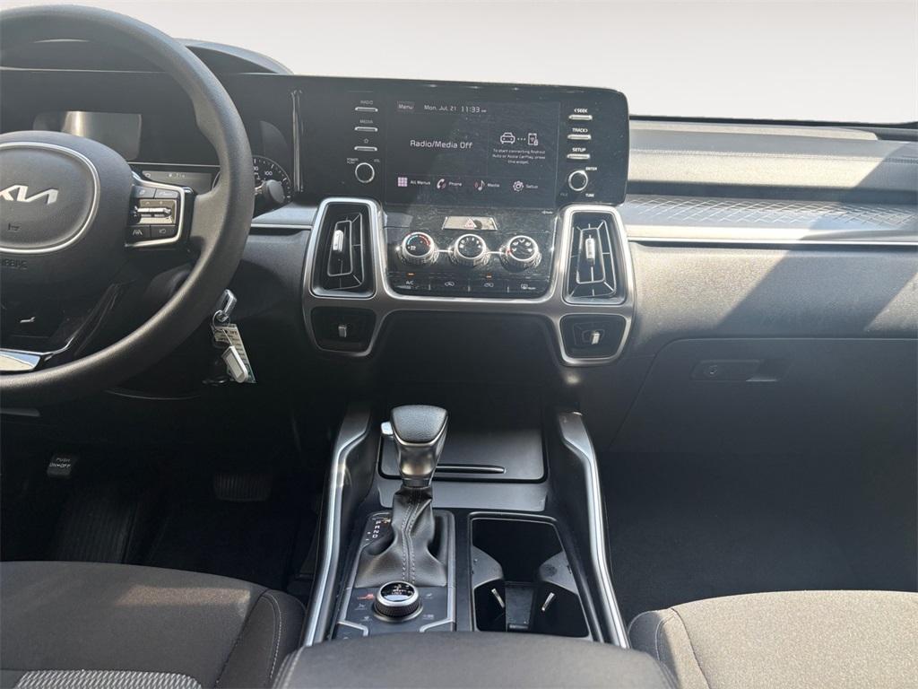 used 2023 Kia Sorento car, priced at $23,677