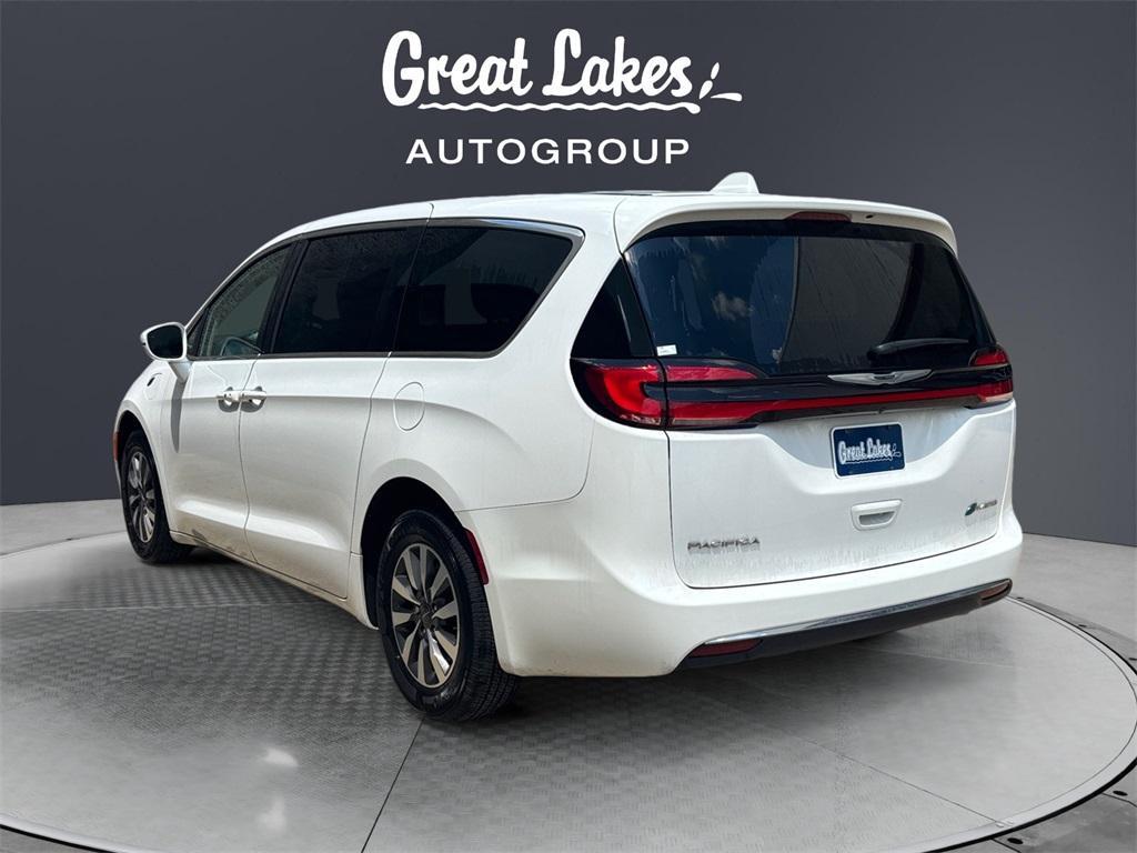 used 2022 Chrysler Pacifica Hybrid car, priced at $27,733