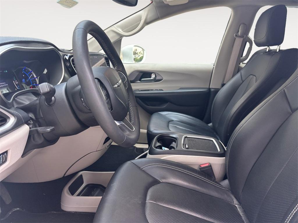 used 2022 Chrysler Pacifica Hybrid car, priced at $27,733