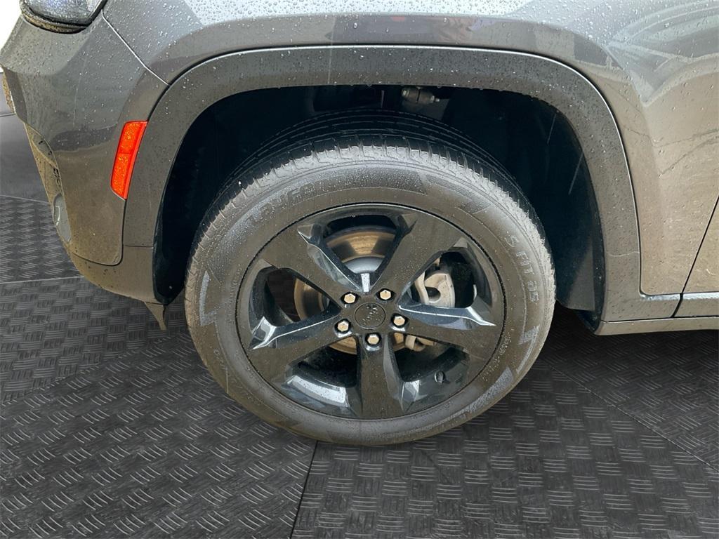 used 2023 Jeep Grand Cherokee car, priced at $27,433
