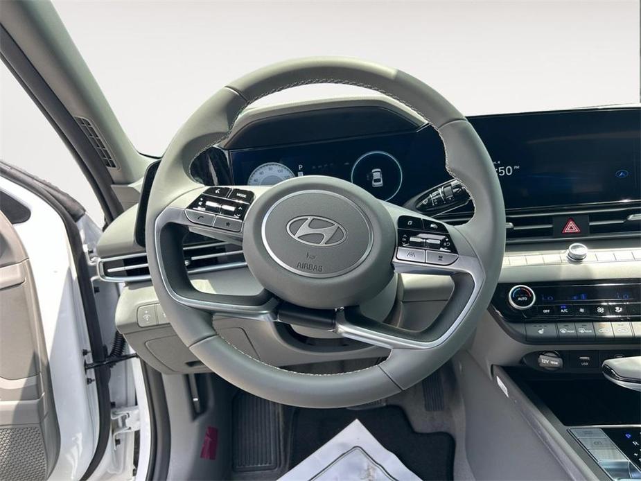 new 2024 Hyundai Elantra car, priced at $24,111