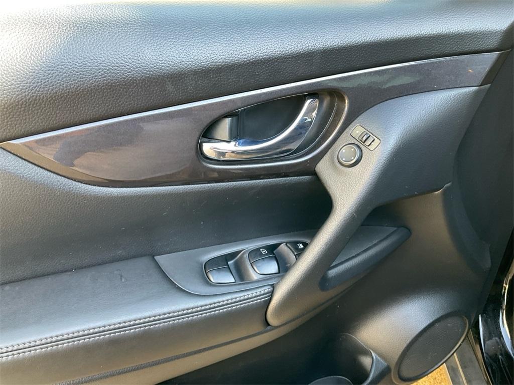 used 2018 Nissan Rogue car, priced at $14,677