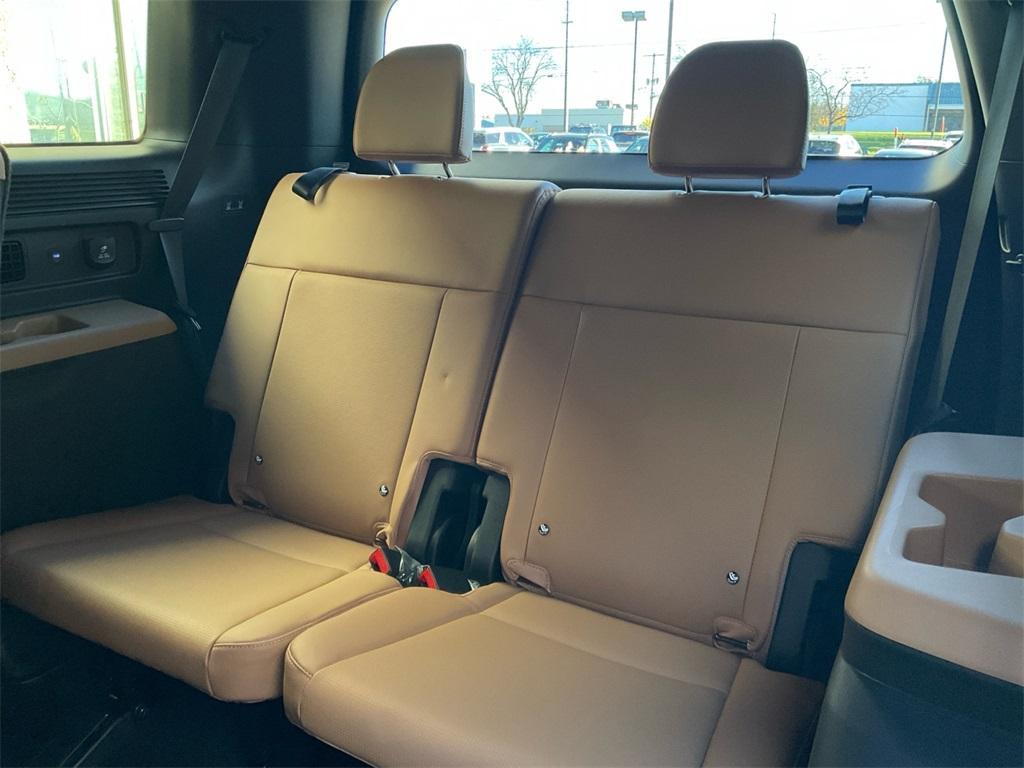 used 2025 Hyundai Santa Fe car, priced at $39,633