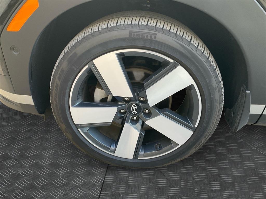 used 2025 Hyundai Santa Fe car, priced at $39,633