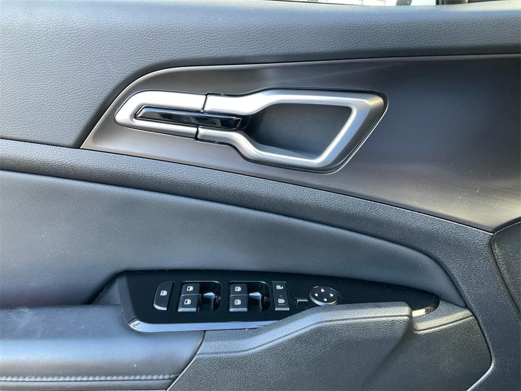 used 2025 Kia Sportage Hybrid car, priced at $26,633