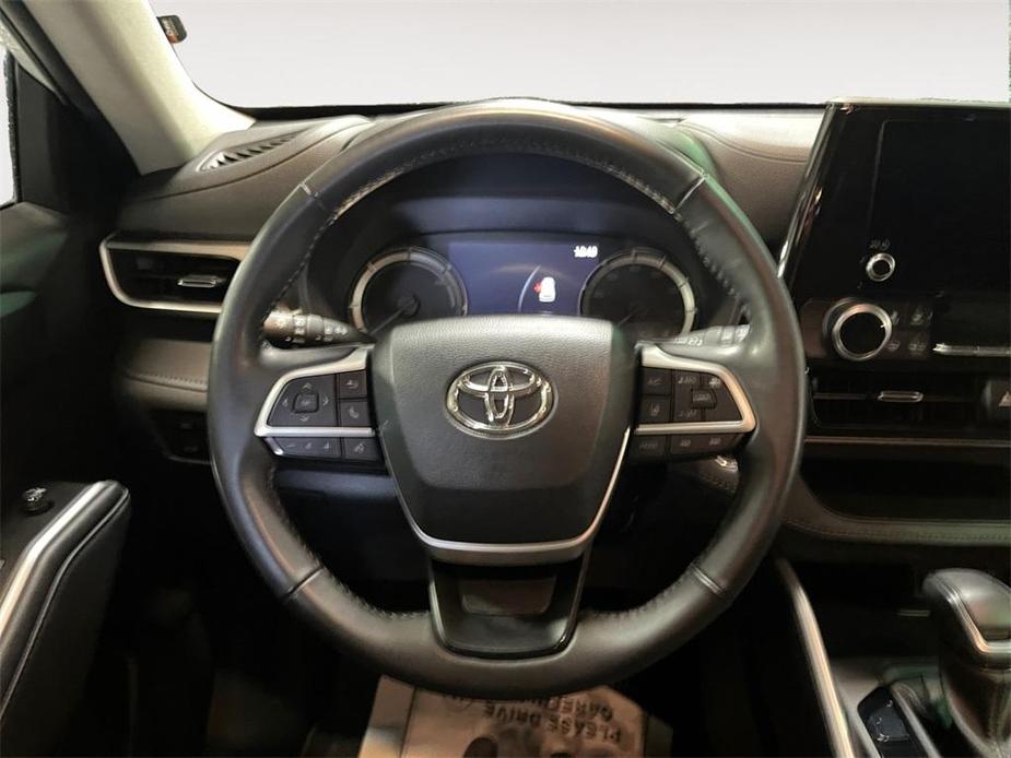 used 2023 Toyota Highlander Hybrid car, priced at $33,177