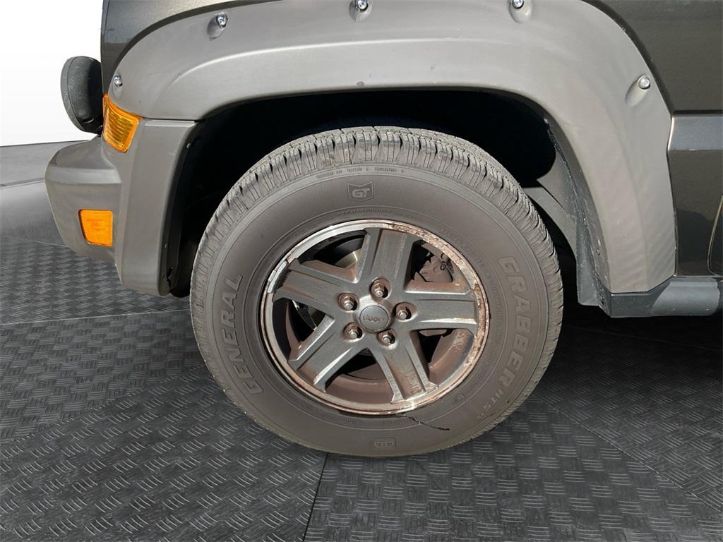 used 2005 Jeep Liberty car, priced at $3,933