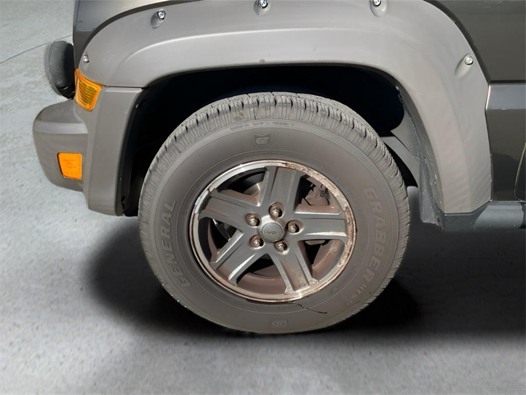 used 2005 Jeep Liberty car, priced at $3,333