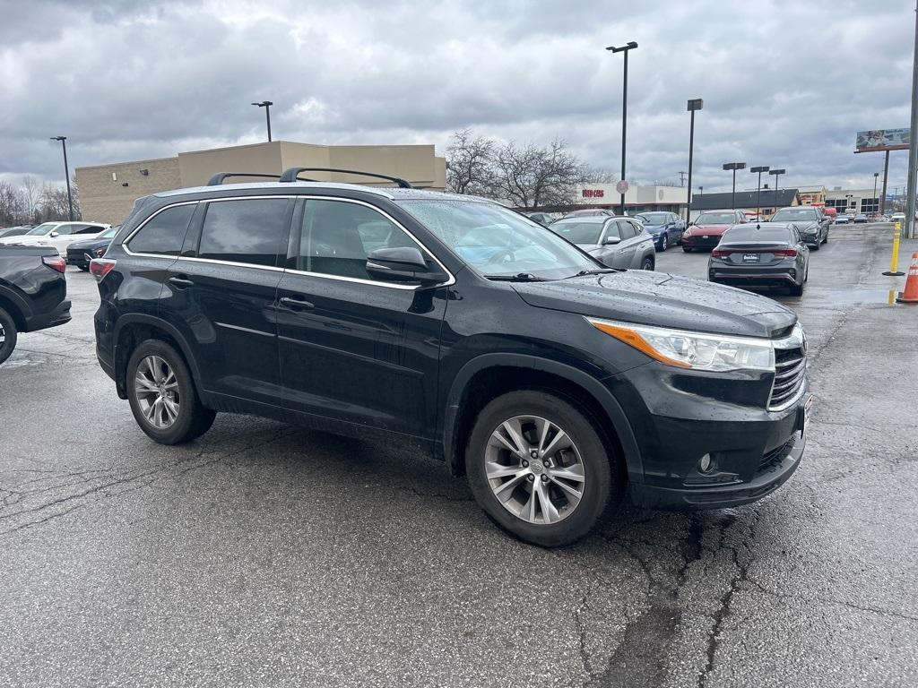 used 2015 Toyota Highlander car, priced at $19,555