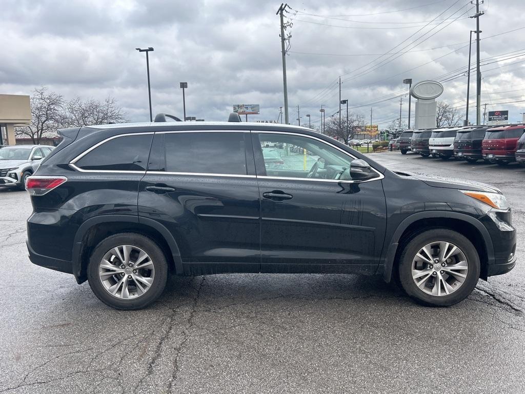 used 2015 Toyota Highlander car, priced at $19,555