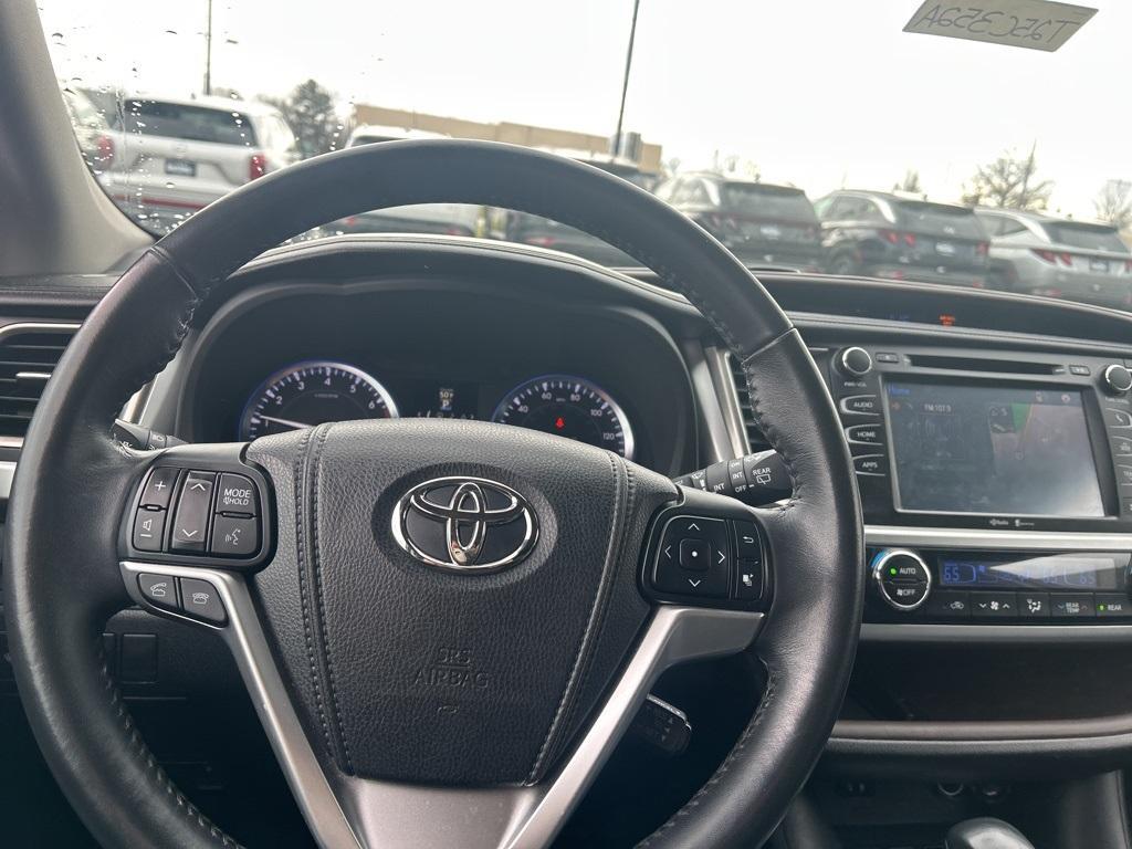 used 2015 Toyota Highlander car, priced at $19,555