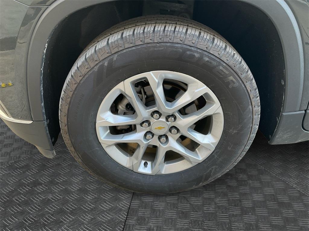 used 2021 Chevrolet Traverse car, priced at $16,733