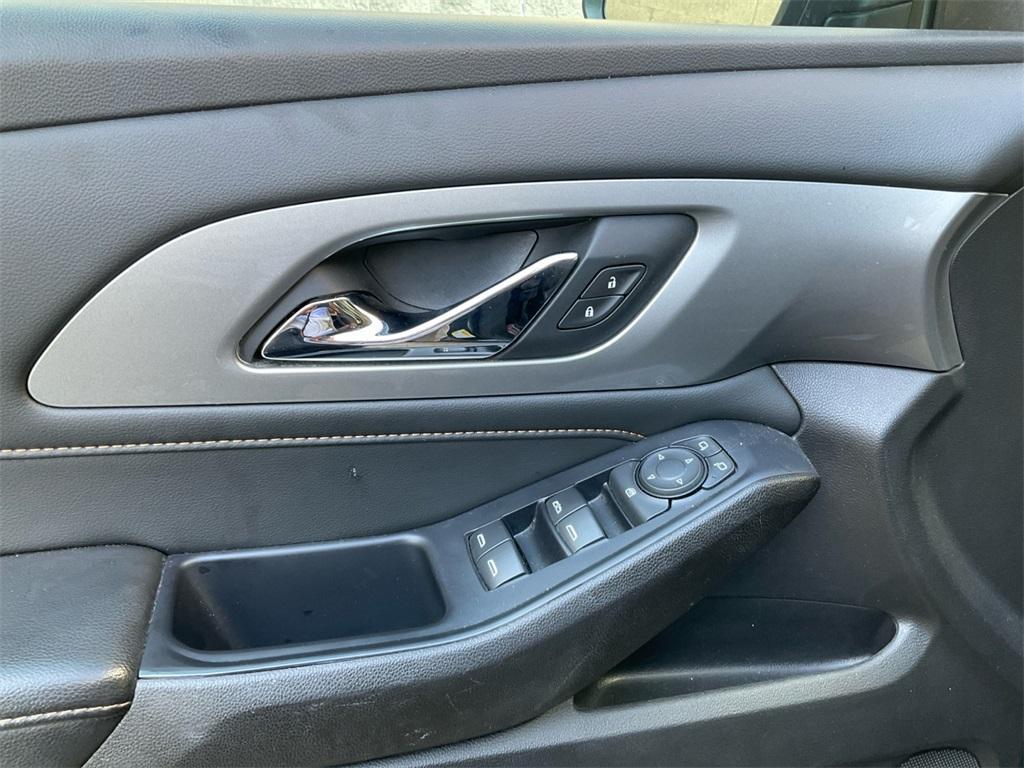 used 2021 Chevrolet Traverse car, priced at $16,733