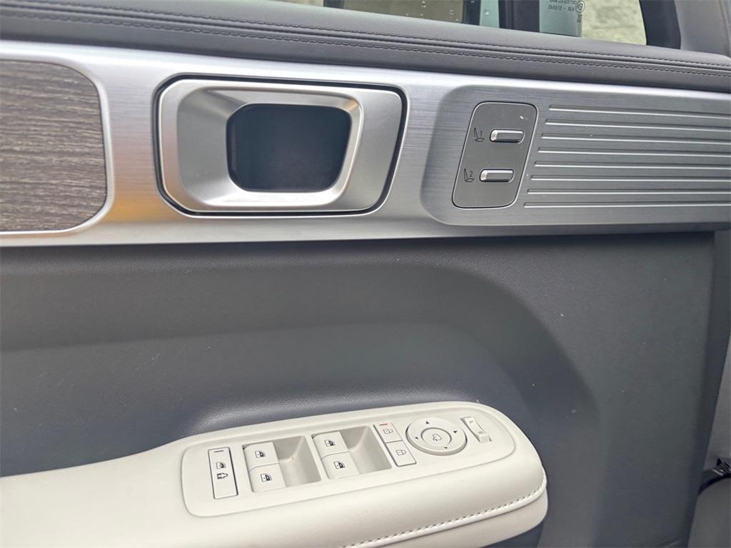 used 2024 Hyundai Santa Fe car