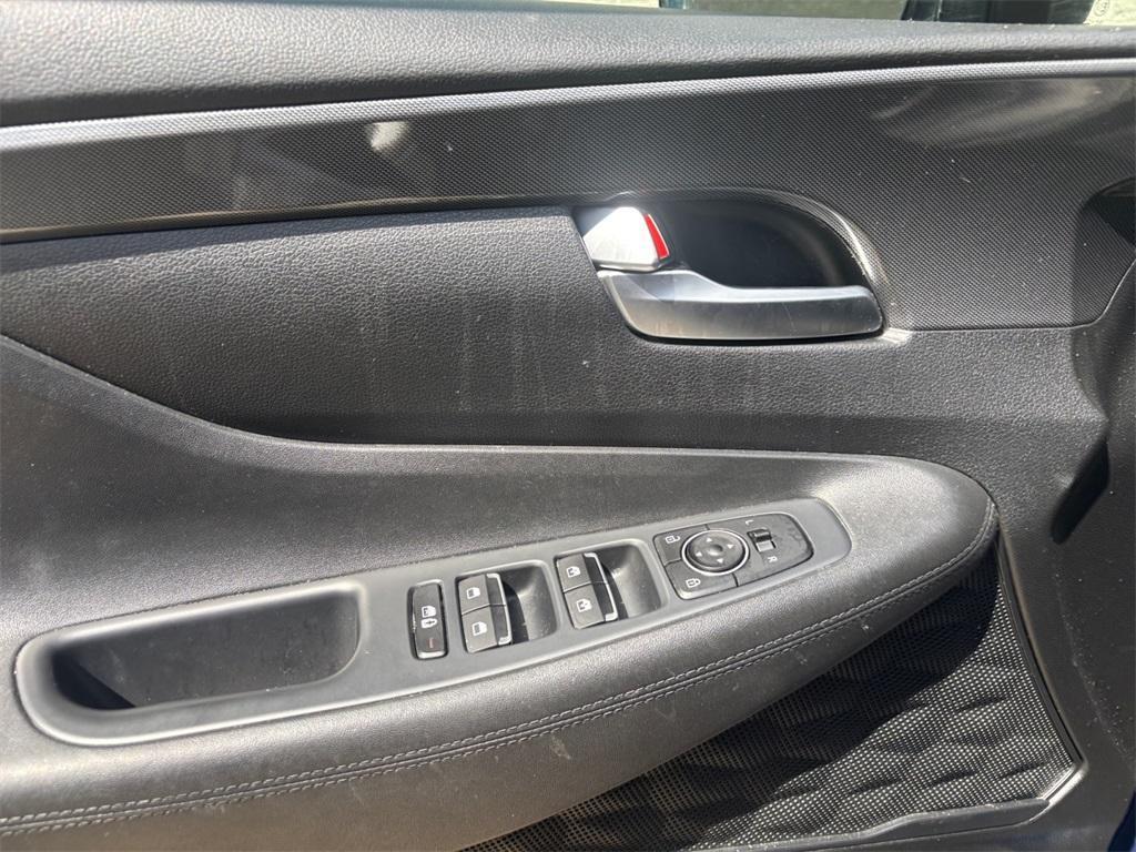 used 2023 Hyundai Santa Fe car, priced at $22,977