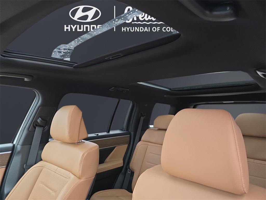 new 2025 Hyundai Santa Fe HEV car, priced at $47,577