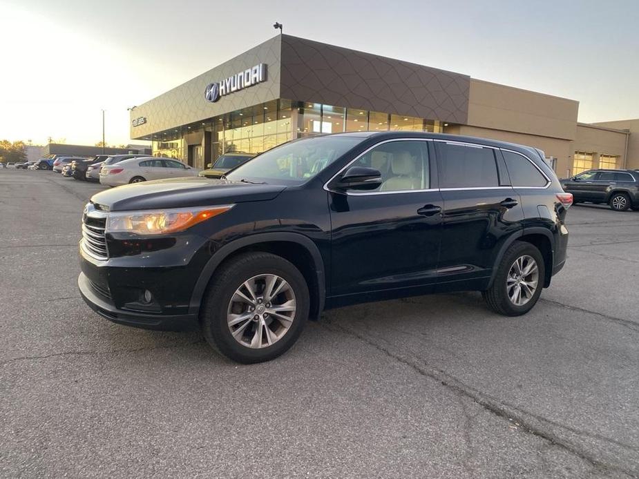 used 2015 Toyota Highlander car, priced at $18,855