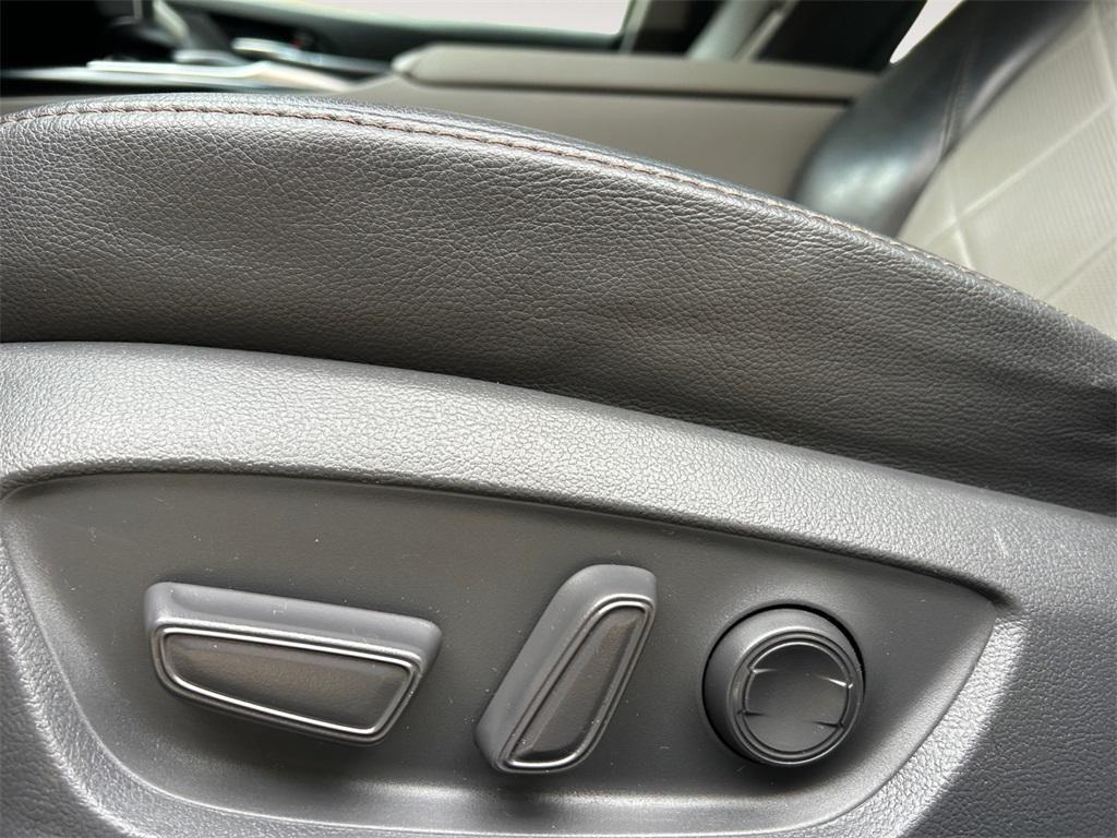 used 2019 Toyota Camry Hybrid car, priced at $17,777