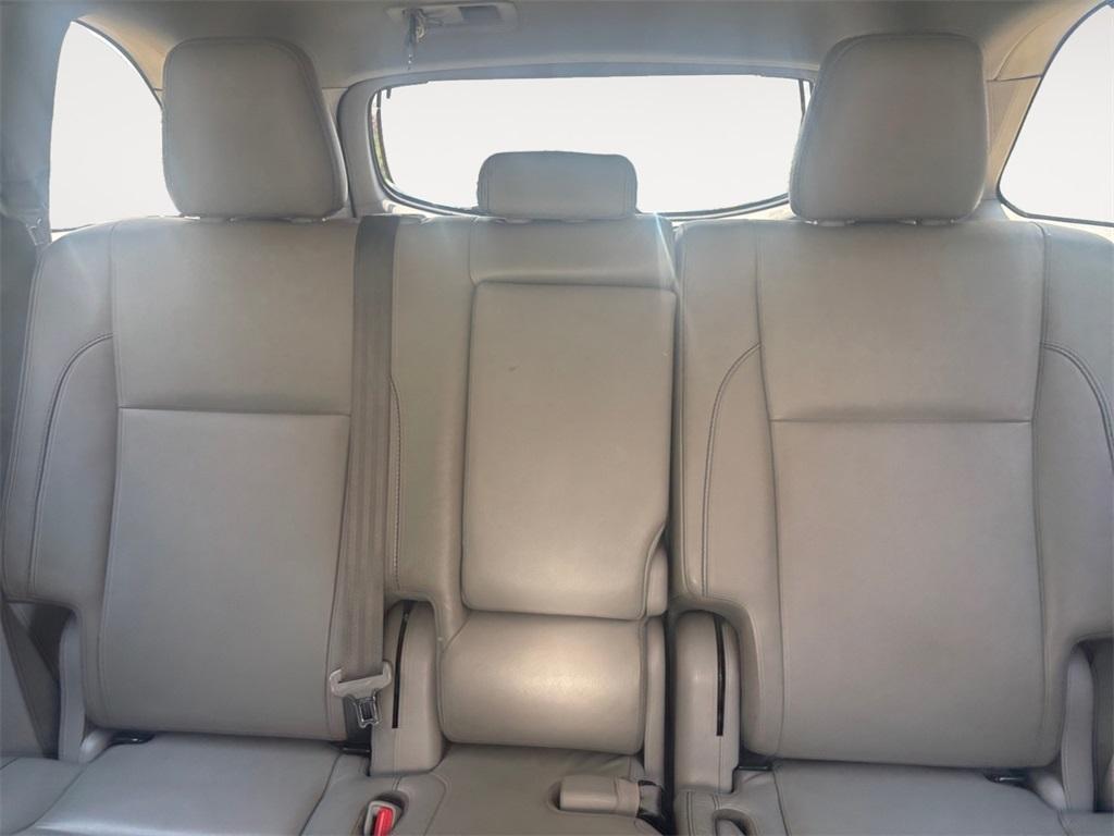 used 2018 Toyota Highlander car, priced at $21,833