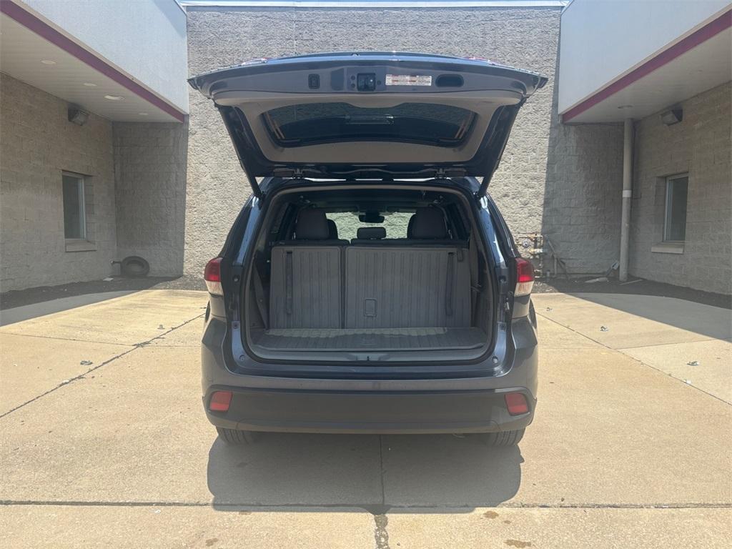used 2018 Toyota Highlander car, priced at $21,833