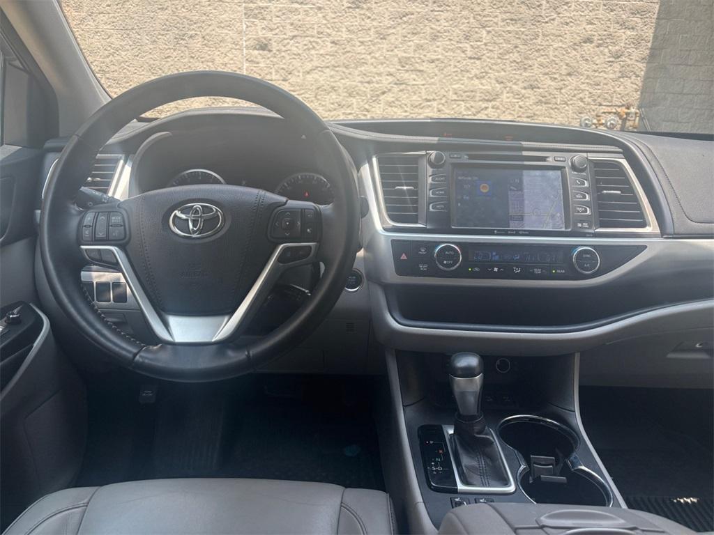used 2018 Toyota Highlander car, priced at $21,833