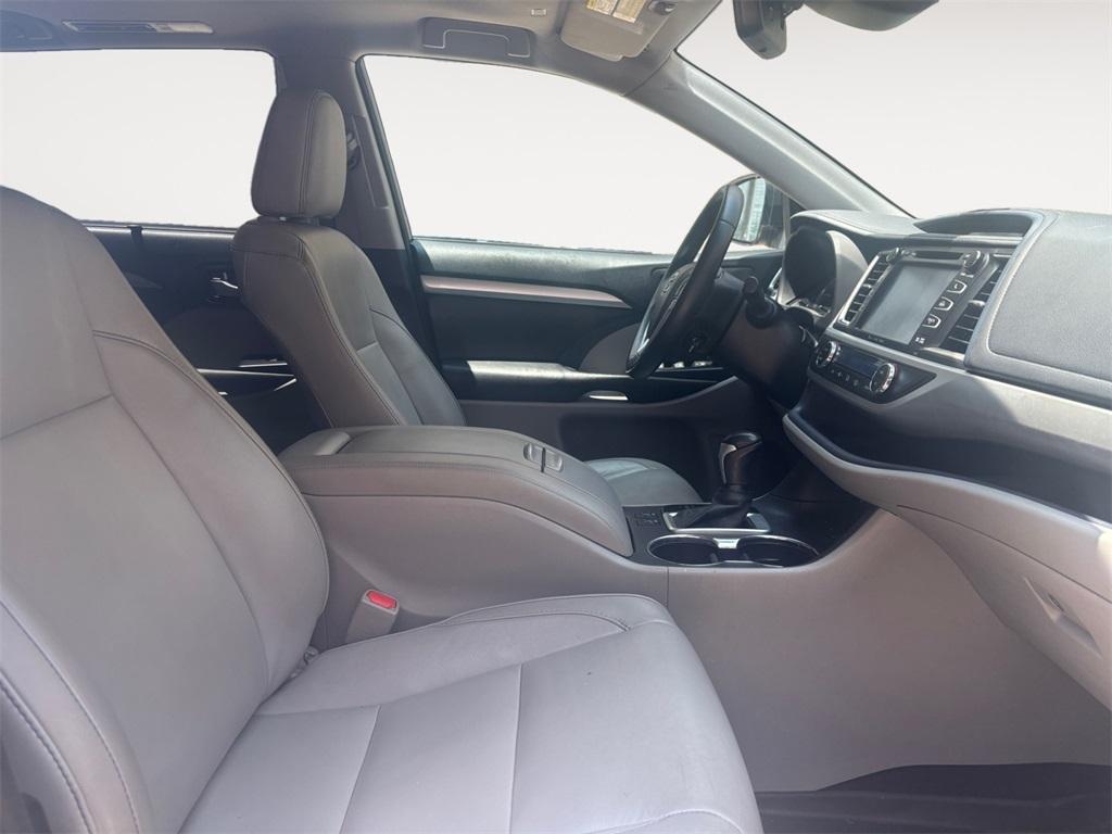 used 2018 Toyota Highlander car, priced at $21,833