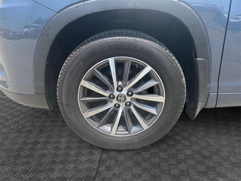 used 2018 Toyota Highlander car, priced at $21,833