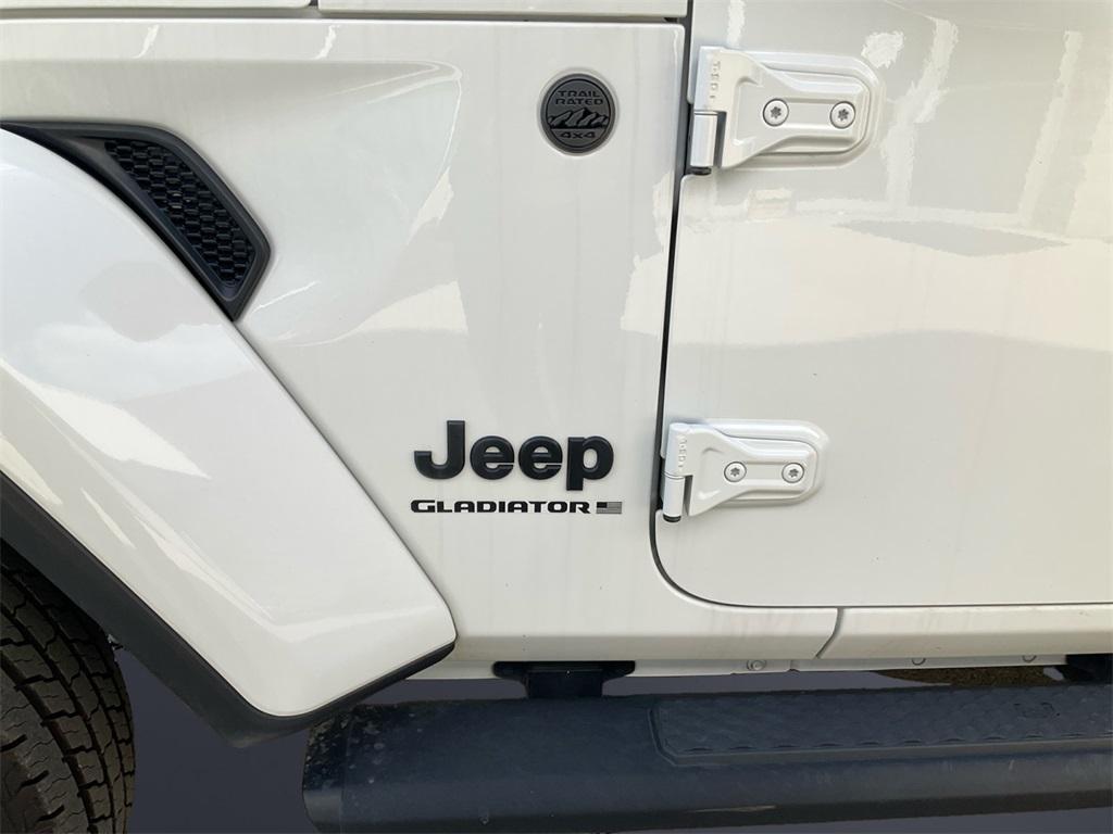 used 2023 Jeep Gladiator car, priced at $27,477