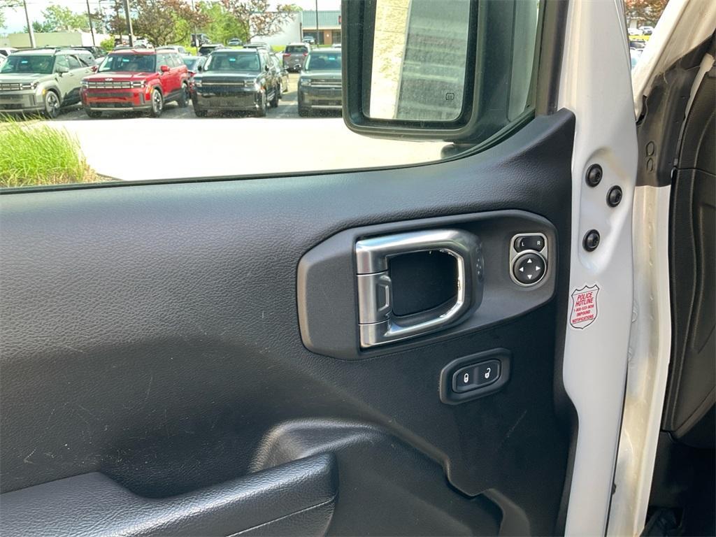 used 2023 Jeep Gladiator car, priced at $27,477