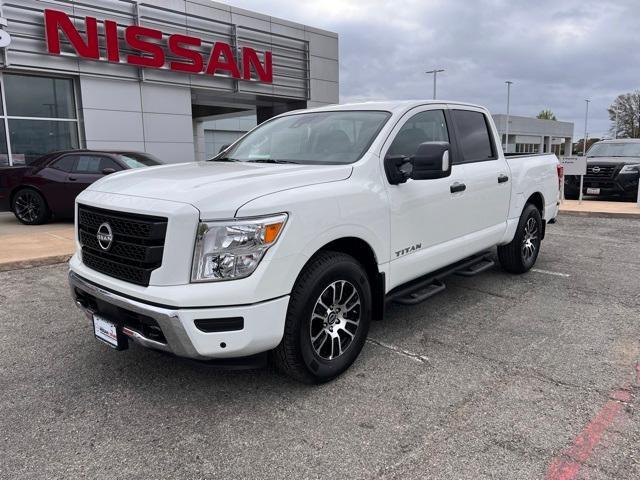 new 2024 Nissan Titan car, priced at $45,587