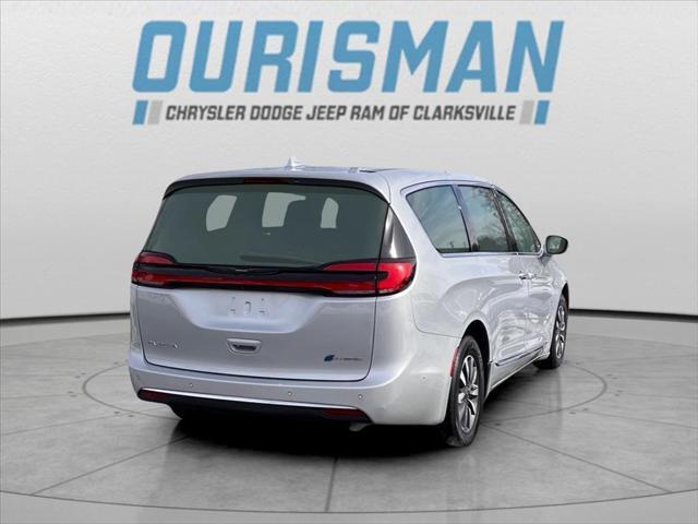 used 2022 Chrysler Pacifica Hybrid car, priced at $31,000