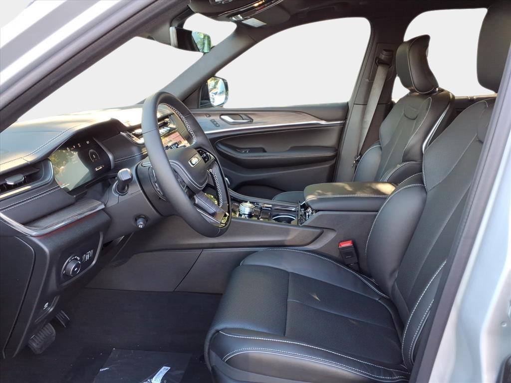 new 2025 Jeep Grand Cherokee car, priced at $54,708