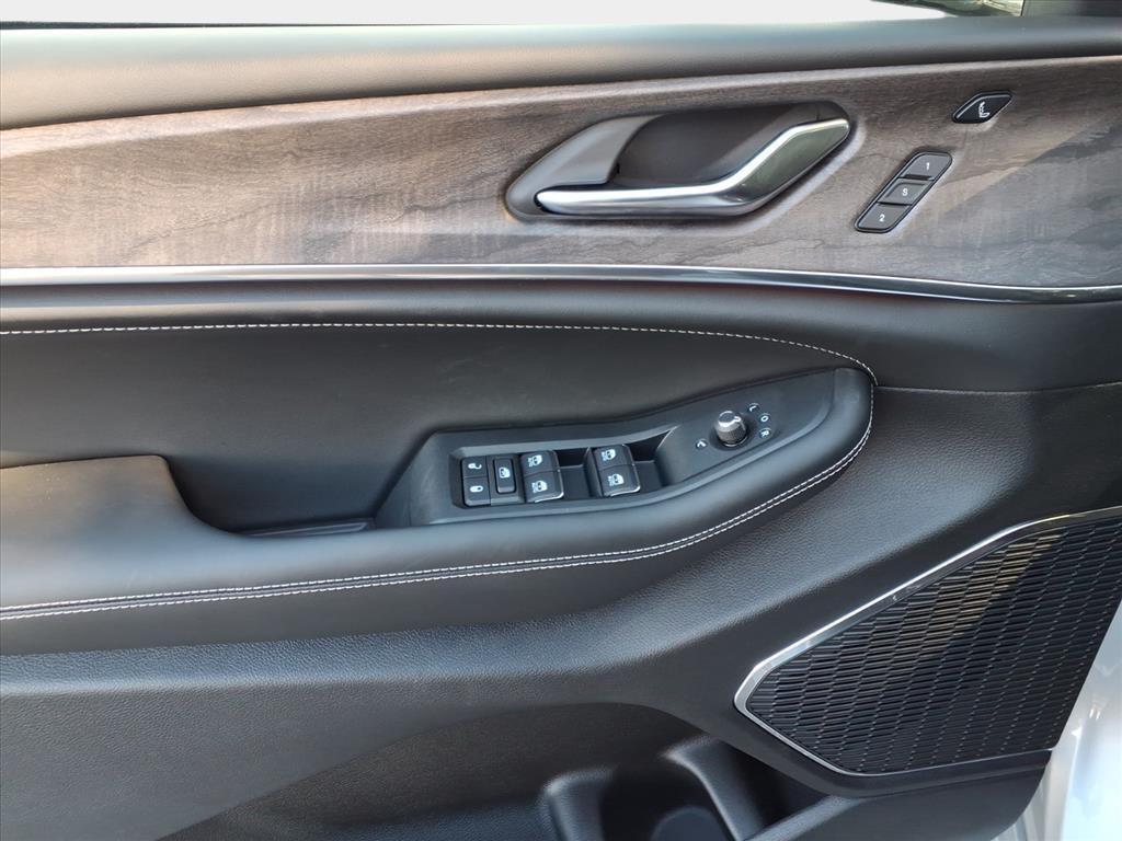 new 2025 Jeep Grand Cherokee car, priced at $54,708