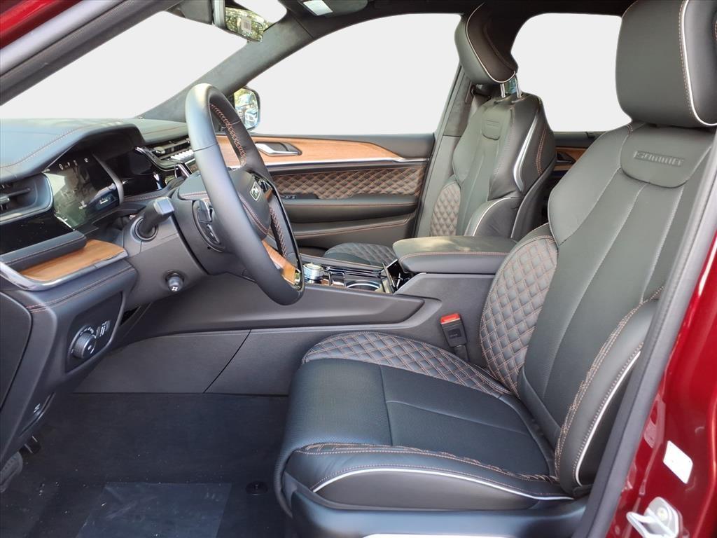 new 2025 Jeep Grand Cherokee car, priced at $54,658