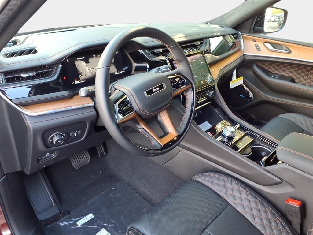 new 2025 Jeep Grand Cherokee car, priced at $54,658