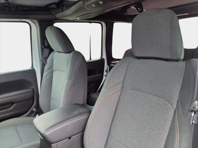 new 2025 Jeep Wrangler car, priced at $38,456