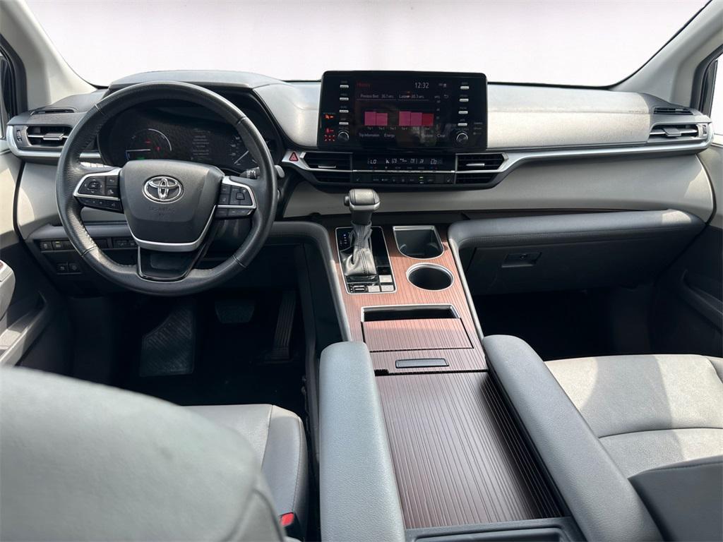 used 2023 Toyota Sienna car, priced at $36,600