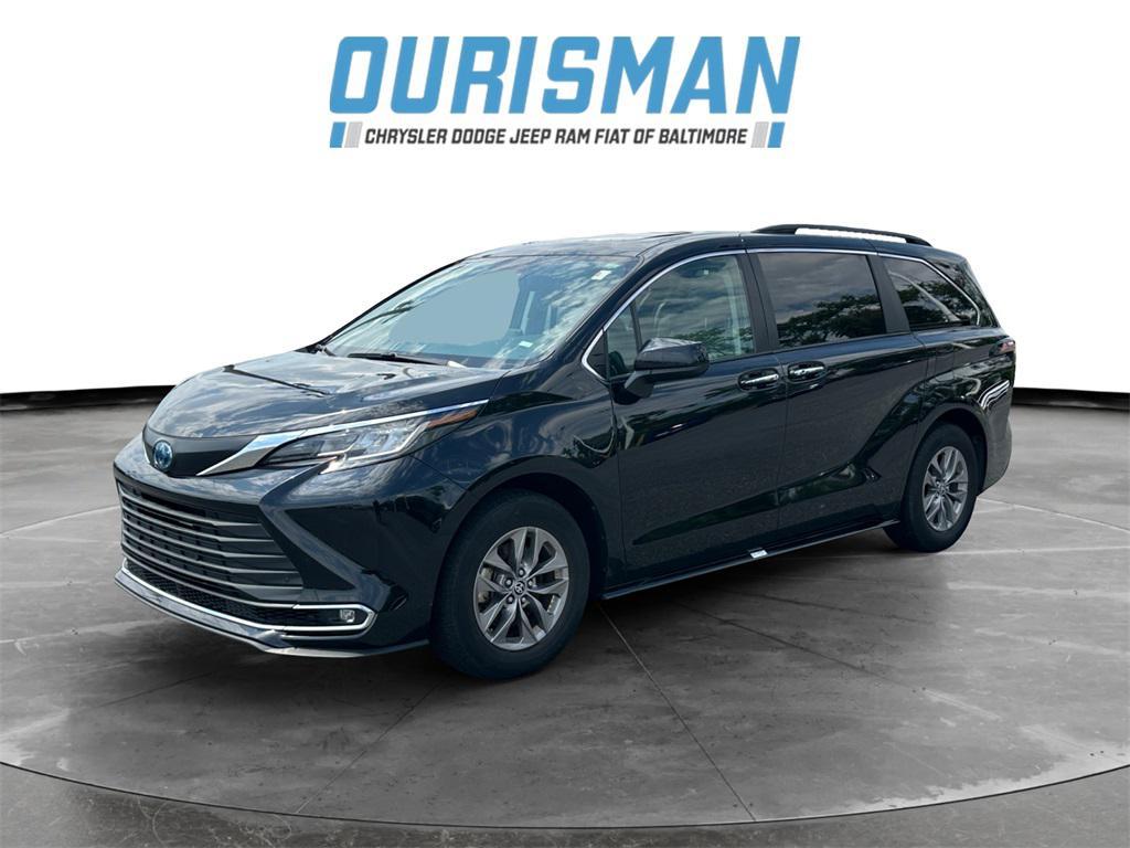 used 2023 Toyota Sienna car, priced at $36,600