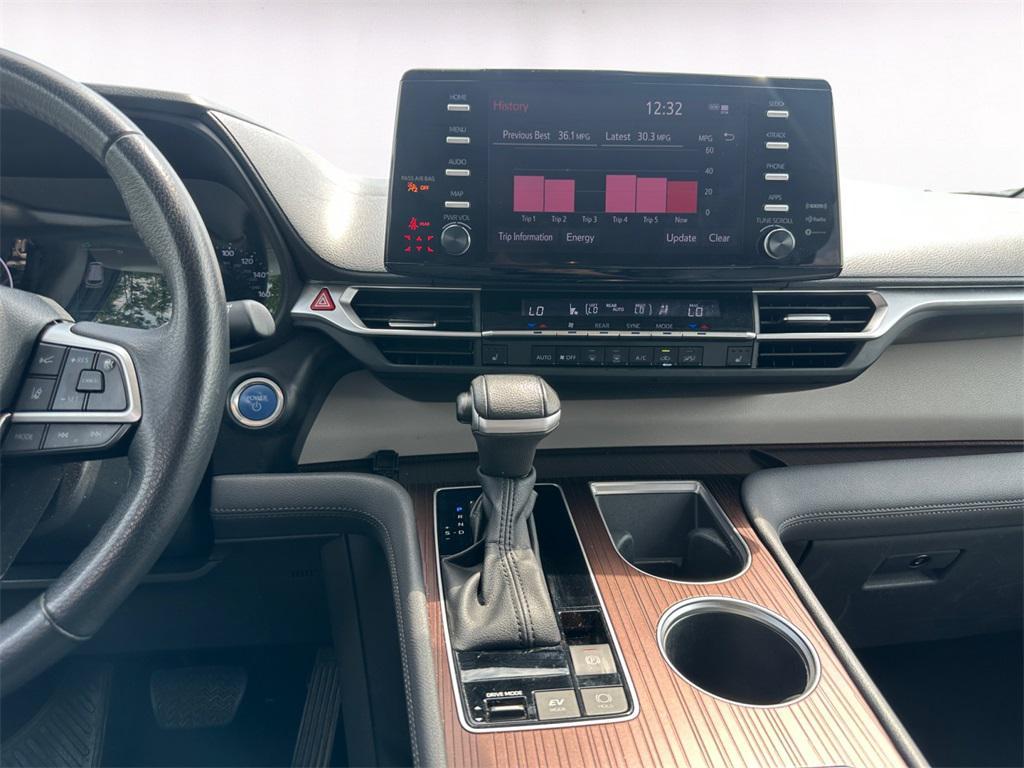 used 2023 Toyota Sienna car, priced at $36,600