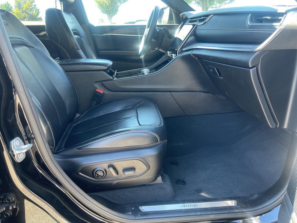 used 2022 Jeep Grand Cherokee car, priced at $32,900