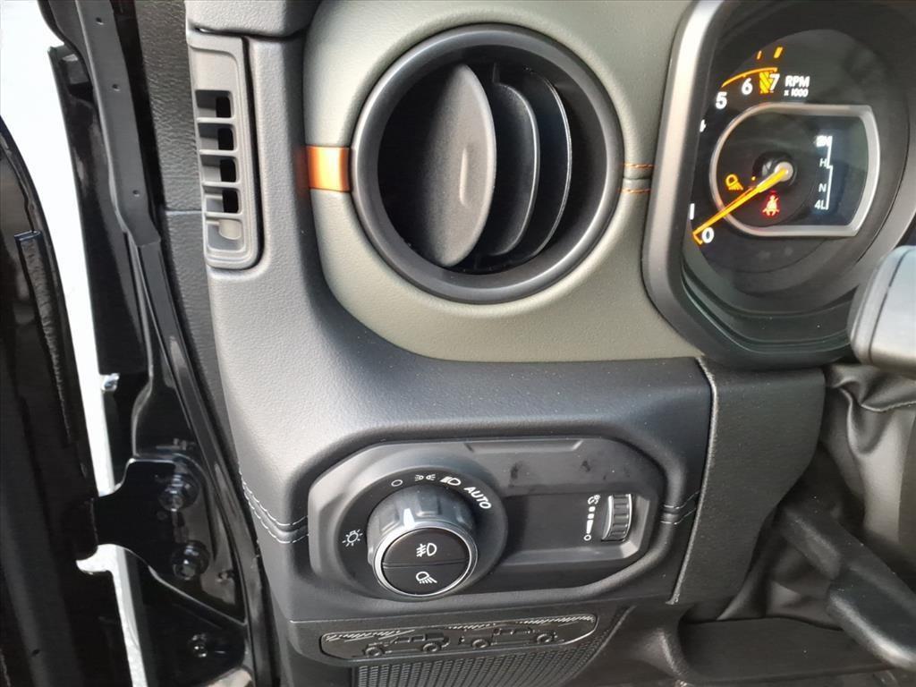 new 2025 Jeep Gladiator car, priced at $47,489